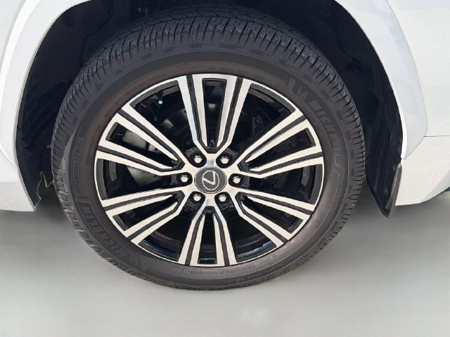Used 2024 Lexus LX 600 4WD w/ Luxury Package image 44