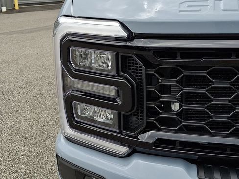 Used 2025 Ford F250 Lariat w/ Black Appearance Package AWD/4WD image 9