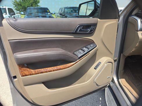 Used 2017 Chevrolet Tahoe Premier RWD image 12