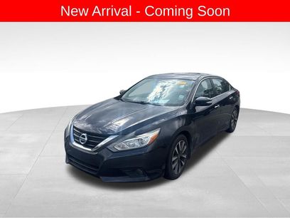 Used 2016 Nissan Altima 2.5 SL w/ Moonroof Package