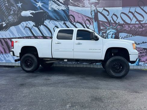 Used 2012 GMC Sierra 2500 Denali AWD/4WD image 1