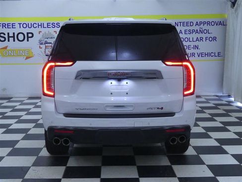Used 2022 GMC Yukon XL AT4 image 8