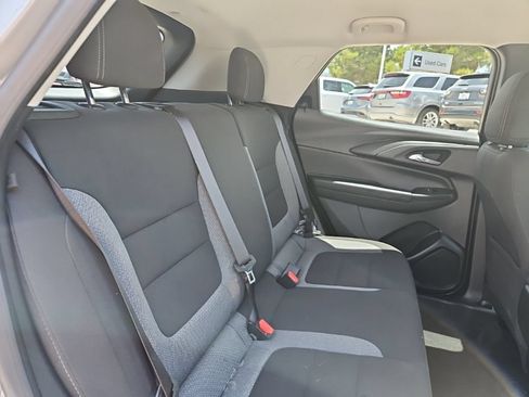 Used 2023 Chevrolet TrailBlazer LT FWD image 27