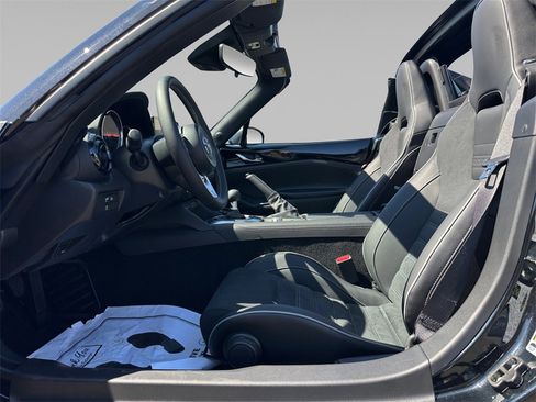 New 2025 MAZDA MX-5 Miata RF Club image 12
