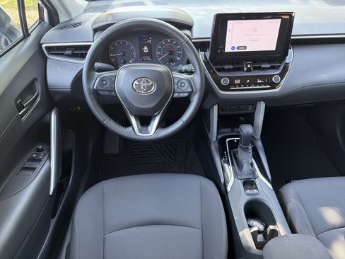 Used 2024 Toyota Corolla Cross LE FWD image 22