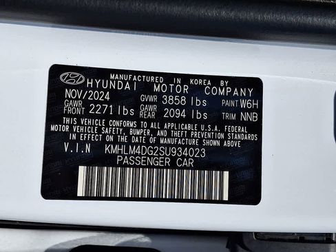 Certified 2025 Hyundai Elantra Sport FWD image 26