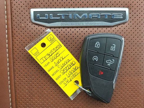 Used 2025 GMC Sierra 2500 Denali Ultimate w/ Max Trailering Package AWD/4WD image 22