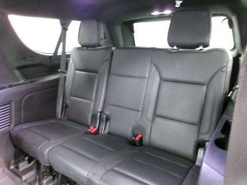 Used 2021 Chevrolet Suburban High Country w/ Premium Package AWD/4WD image 12