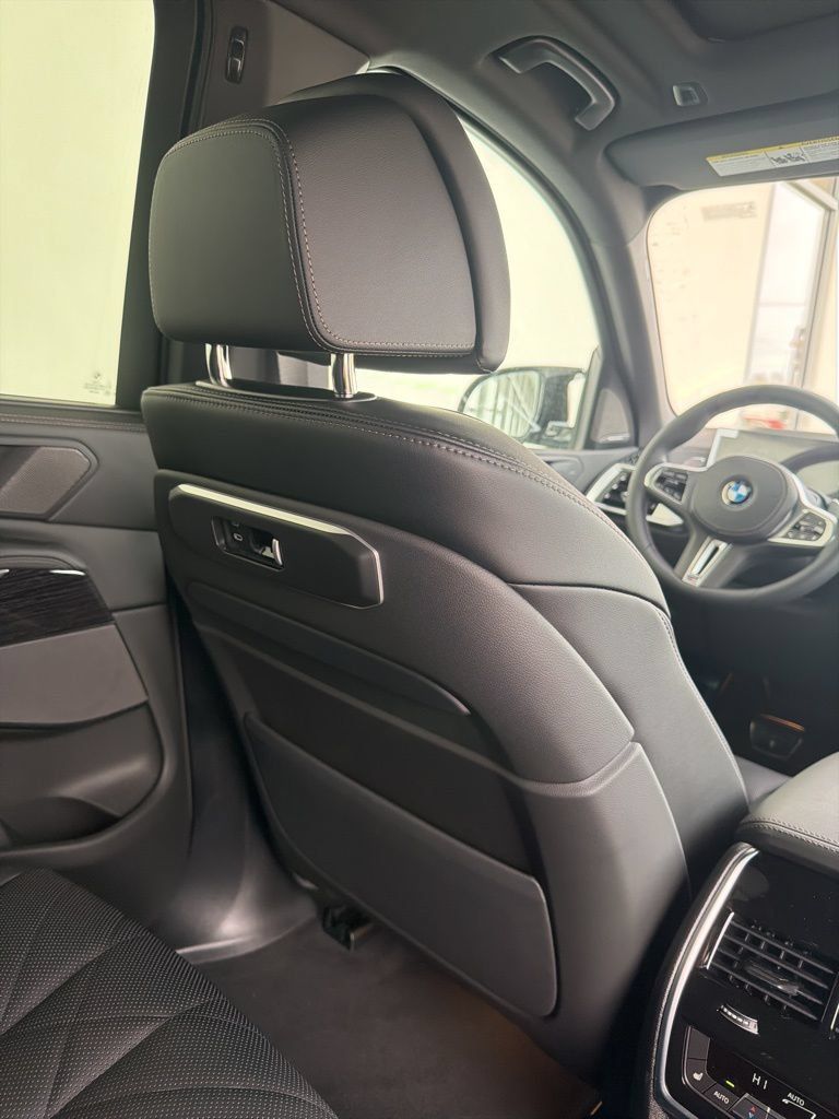 New 2026 BMW X5 M60i AWD/4WD image 16