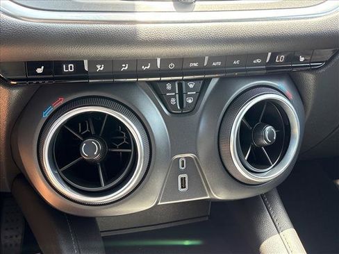 Used 2022 Chevrolet Blazer LT FWD image 15