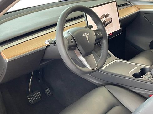 Used 2023 Tesla Model Y Long Range AWD/4WD image 13