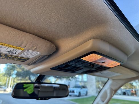 Used 2015 Toyota 4Runner Limited image 19