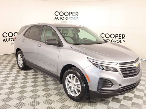 Used 2024 Chevrolet Equinox LS w/ LS Convenience Package image 1