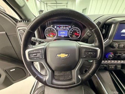 Certified 2022 Chevrolet Silverado 2500 LTZ w/ LTZ Premium Package image 11