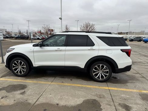 Used 2026 Ford Explorer ST-Line image 7