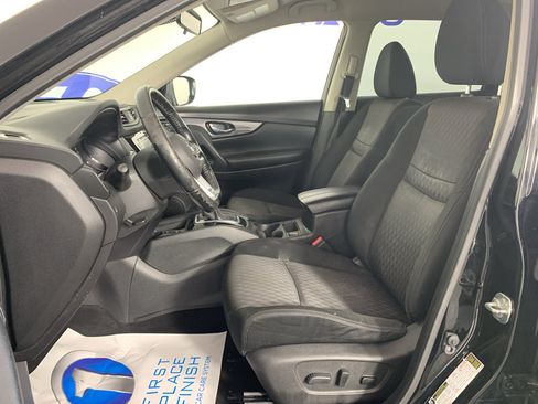 Used 2020 Nissan Rogue SV w/ Premium Package FWD image 14