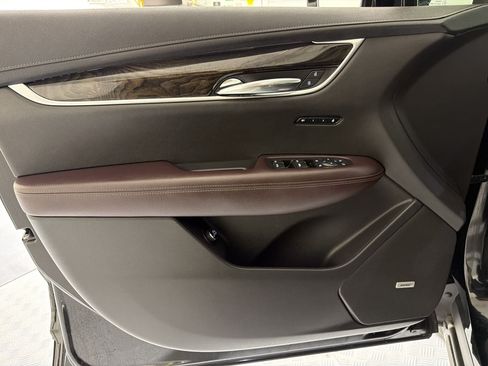 Used 2020 Cadillac XT6 Premium Luxury FWD image 8