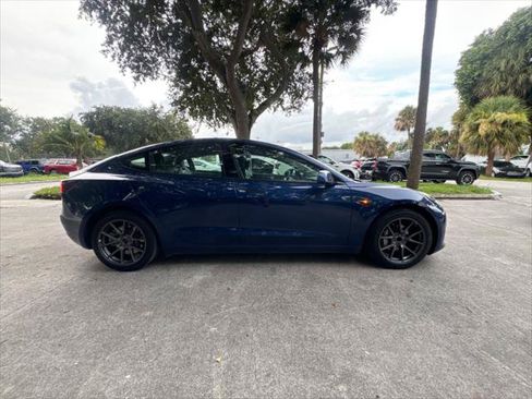 Used 2022 Tesla Model 3 RWD image 6