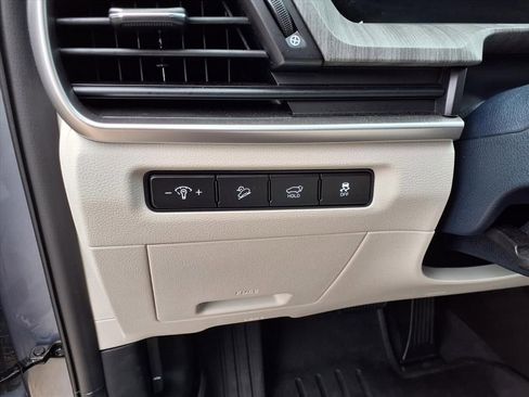 Used 2025 Kia Telluride EX w/ EX Captain's Chair Package image 25