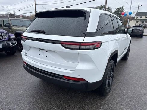 Certified 2024 Jeep Grand Cherokee Altitude image 5