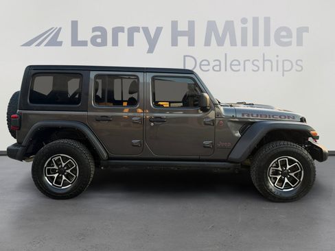 Used 2024 Jeep Wrangler Unlimited Rubicon AWD/4WD image 6