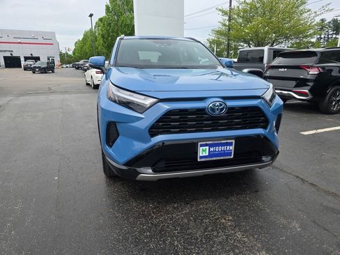 Used 2024 Toyota RAV4 SE w/ Weather Package AWD/4WD image 9