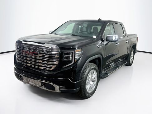 Used 2024 GMC Sierra 1500 Denali w/ Technology Package AWD/4WD image 3