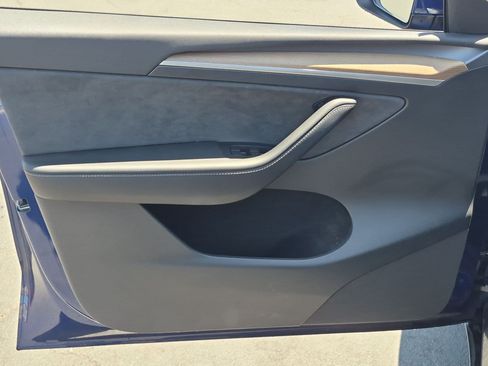 Used 2023 Tesla Model Y AWD image 14