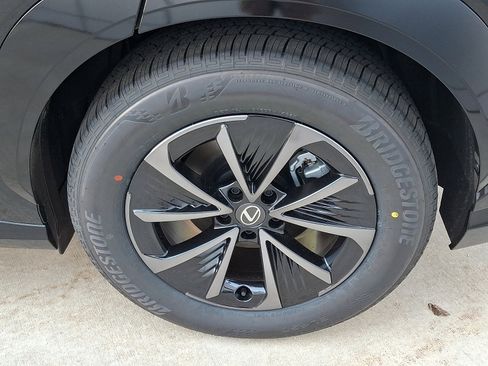 New 2026 Lexus RZ 450e Premium image 5