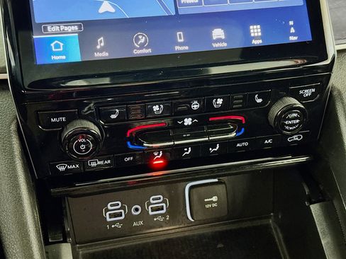 Used 2024 Jeep Grand Cherokee L Limited w/ Luxury Tech Group II image 19