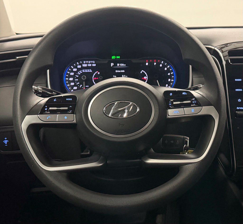 Used 2024 Hyundai Tucson SE AWD/4WD image 16