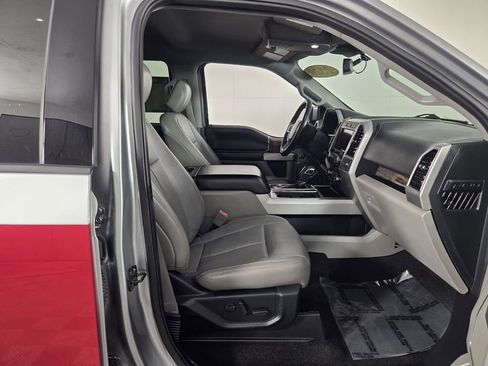 Used 2020 Ford F150 Lariat image 34