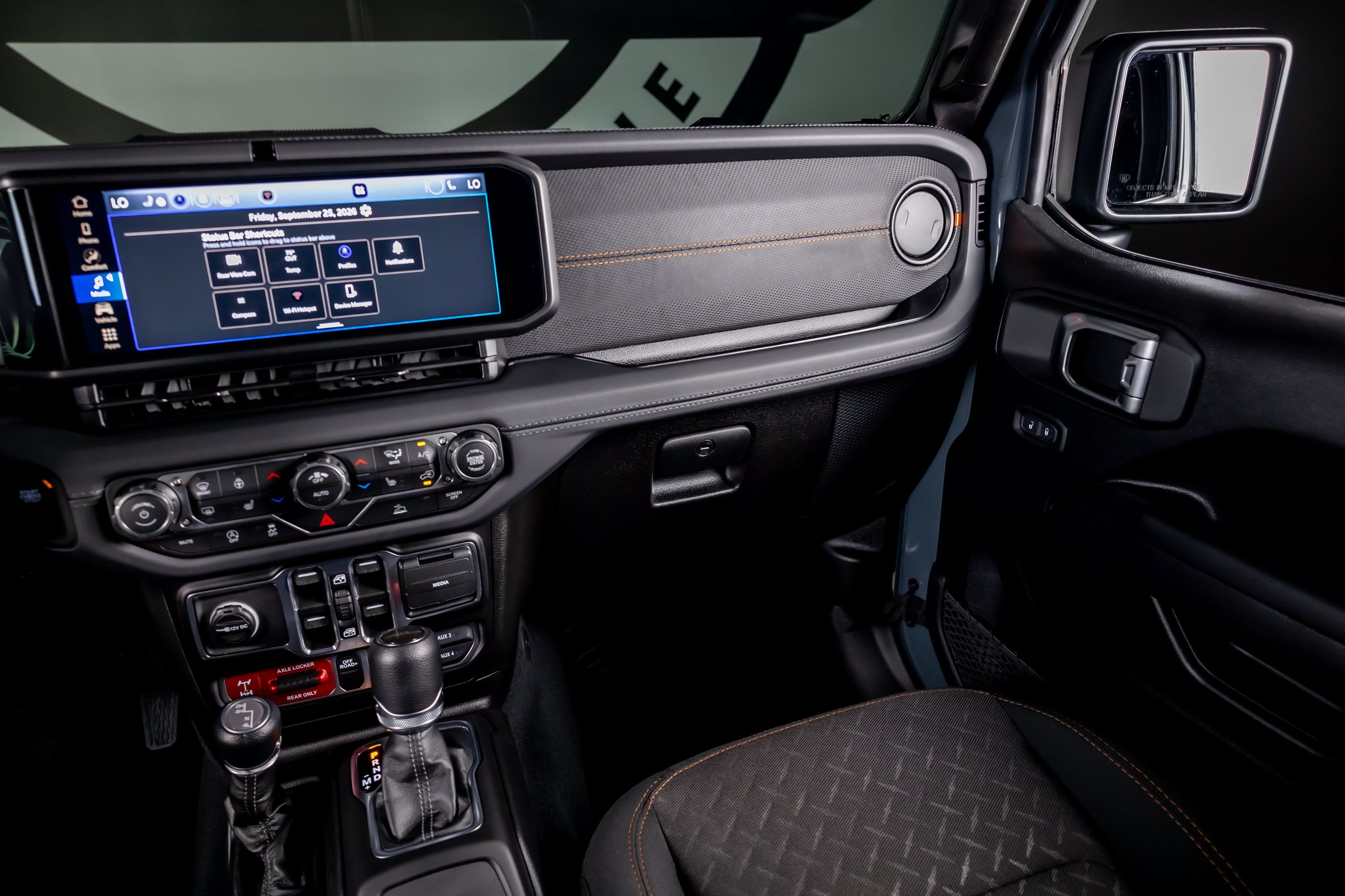 Used 2026 Jeep Gladiator Mojave AWD/4WD image 8