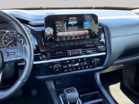 Used 2025 Nissan Pathfinder SL FWD image 7
