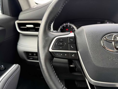 Used 2023 Toyota Highlander XLE image 21