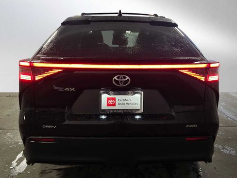 Used 2024 Toyota bZ4X XLE w/ Weather Package image 4