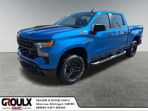 Used 2022 Chevrolet Silverado 1500 Custom Trail Boss w/ LPO, Dark Essentials Package AWD/4WD image 1