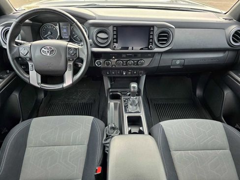 Used 2021 Toyota Tacoma TRD Sport w/ Technology Package image 22