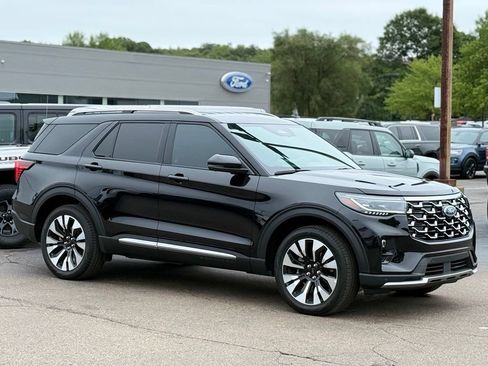 Used 2026 Ford Explorer Platinum w/ LUX Leather Package AWD/4WD image 32