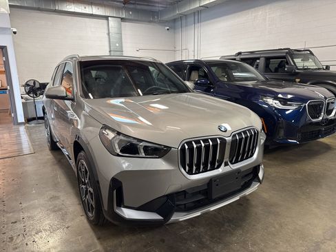 Used 2025 BMW X1 xDrive28i w/ Premium Package image 3