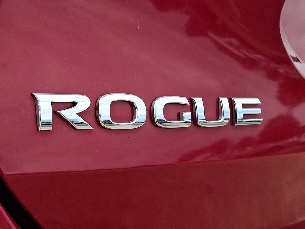 Used 2017 Nissan Rogue SV AWD/4WD image 29