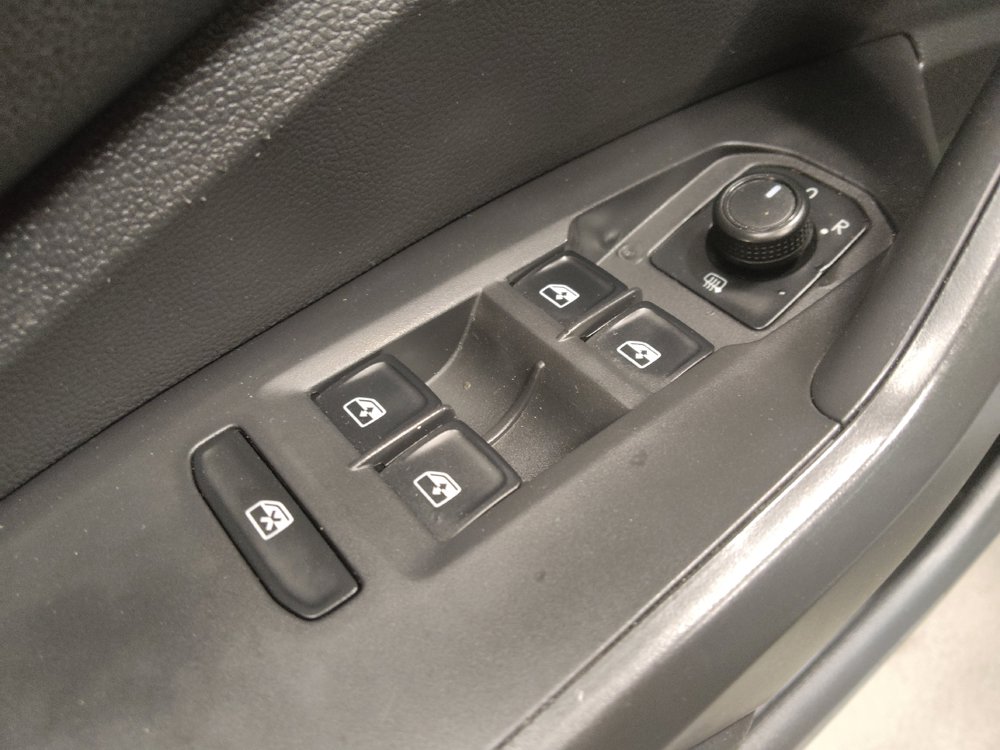 Used 2019 Volkswagen Jetta R-Line FWD image 27