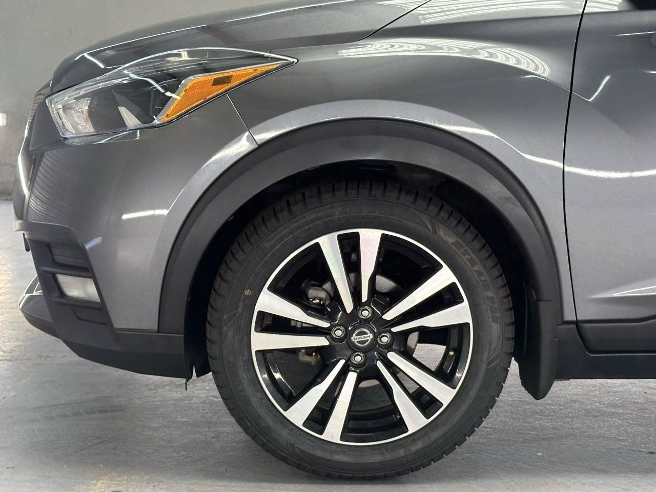 Used 2020 Nissan Kicks SR w/ SR Premium Package FWD image 5