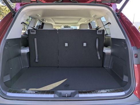 New 2026 Toyota Grand Highlander Platinum image 12