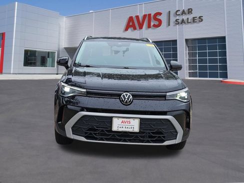 Used 2025 Volkswagen Taos SE AWD/4WD image 10