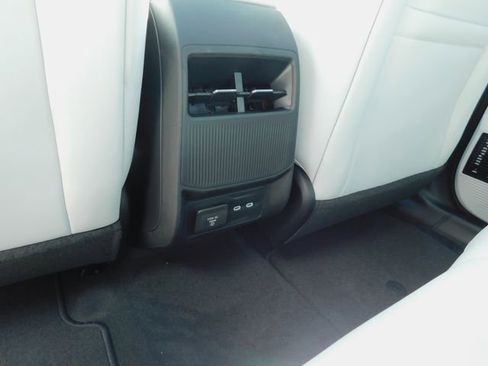 New 2026 Jeep Cherokee Overland image 19