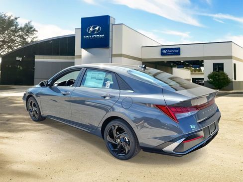 New 2026 Hyundai Elantra SEL Sport Premium FWD image 3
