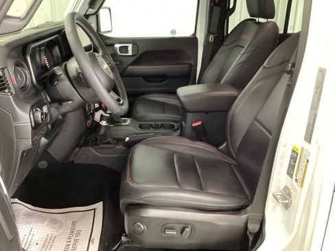 Used 2025 Jeep Wrangler Unlimited Rubicon w/ Convenience Group AWD/4WD image 13