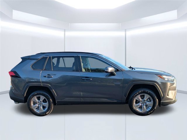 Certified 2022 Toyota RAV4 XLE FWD image 4