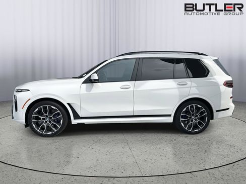 Used 2024 BMW X7 xDrive40i image 3